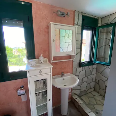 Olympus Theophilia * סקוטינה