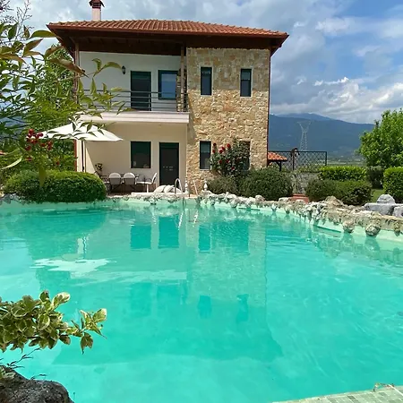 Olympus Theophilia * סקוטינה