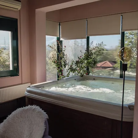 Olympus Theophilia בית נופש *