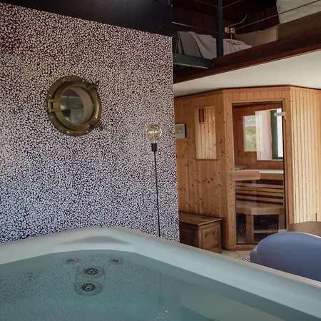 Olympus Theophilia * סקוטינה