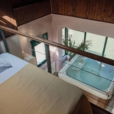 Olympus Theophilia בית נופש סקוטינה